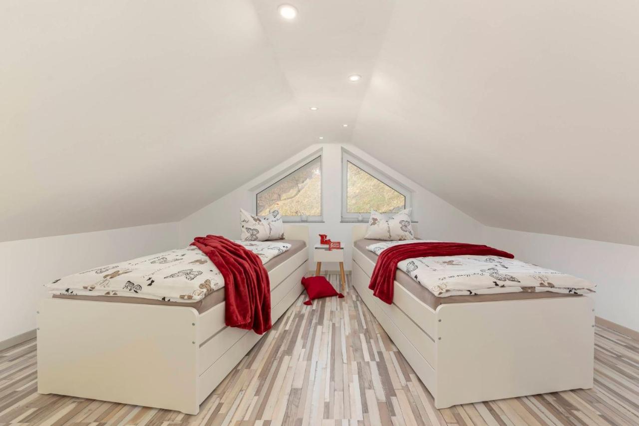 Holiday House Vikend Polzela ภายนอก รูปภาพ
